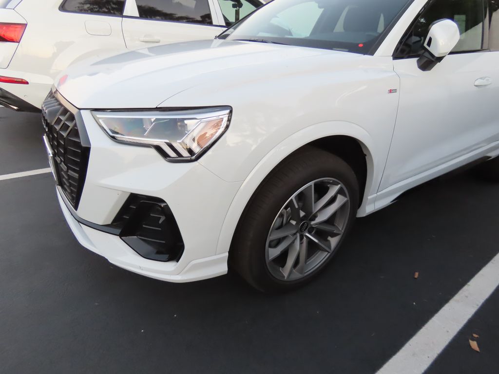 2025 Audi Q3 Premium S line photo 2