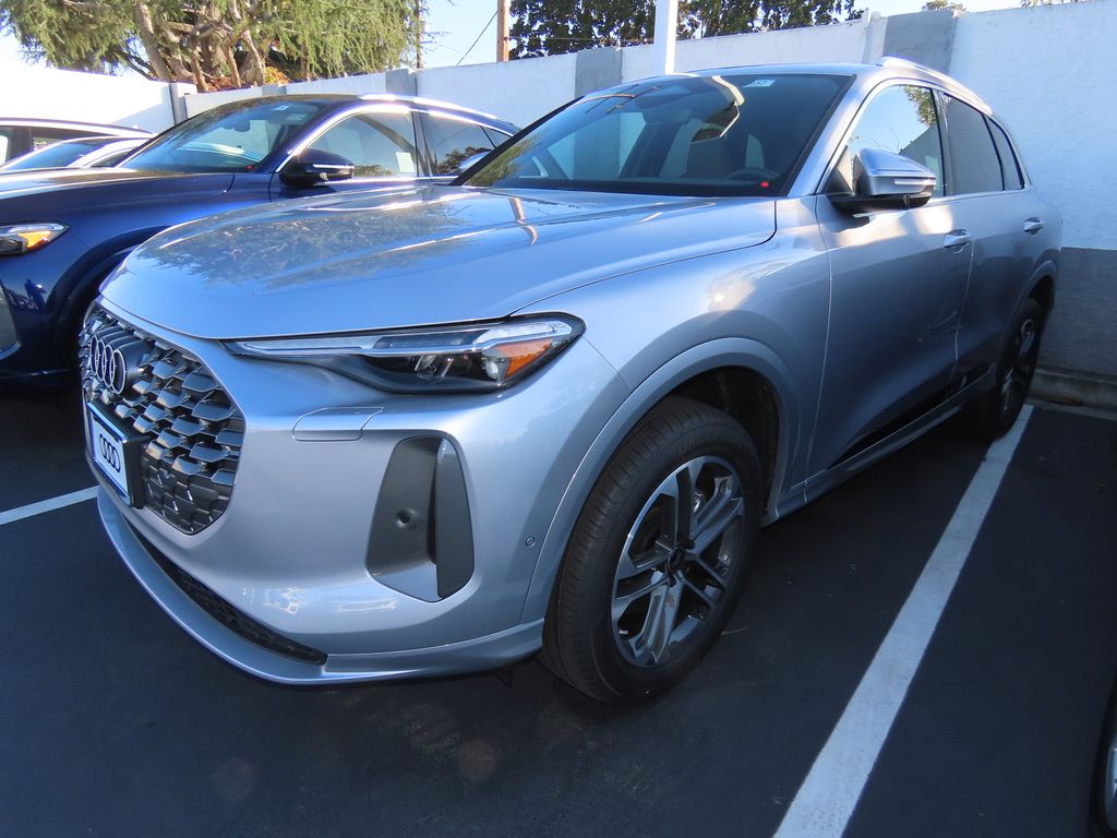 2025 Audi New Q5 Premium Plus's photo