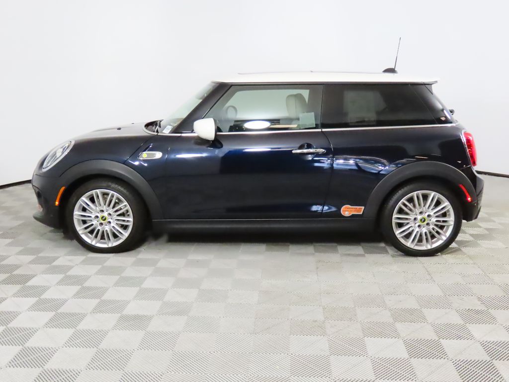 Used 2021 MINI Hardtop 2 Door SE with VIN WMWXP3C0XM2N52698 for sale in San Jose, CA