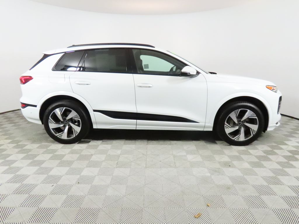 2025 Audi Q6 e-tron Premium photo 5