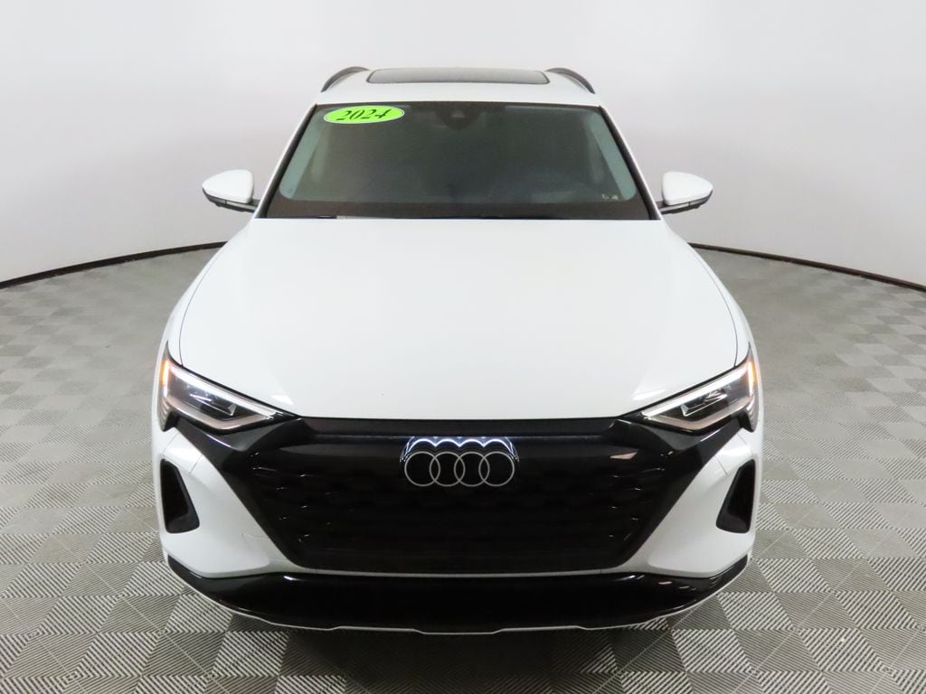 2024 Audi Q8 e-tron Prestige photo 3