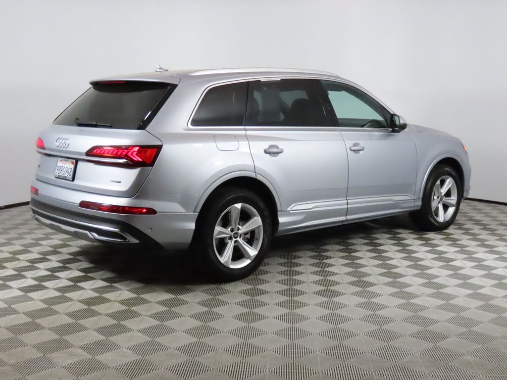 2022 Audi Q7 55 Premium photo 4
