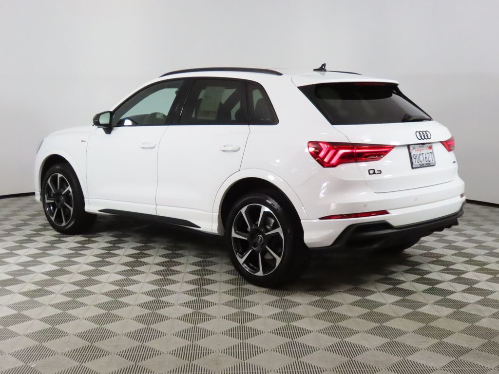 2025 Audi Q3 Premium Plus photo 2