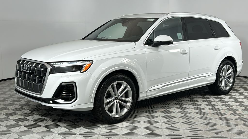 New 2025 Audi Q7 55 Premium SUV
