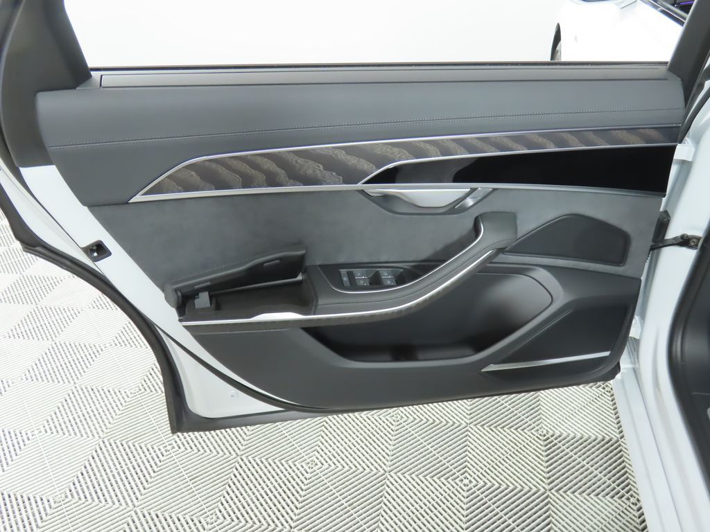 2025 Audi A8 Base - Photo 41