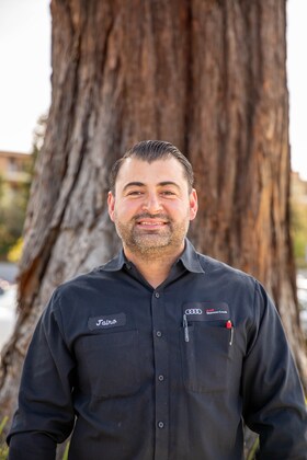 Staff member Jairo Gutierrez from ID_430a70