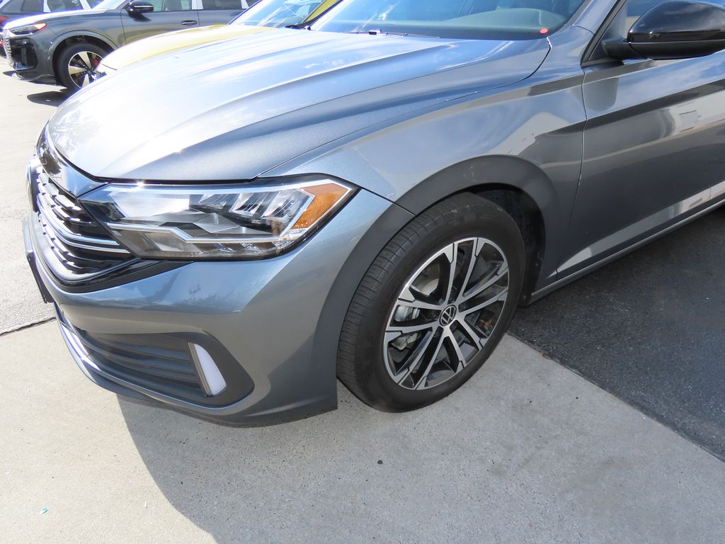 2023 Volkswagen Jetta 1.5T Sport photo 2