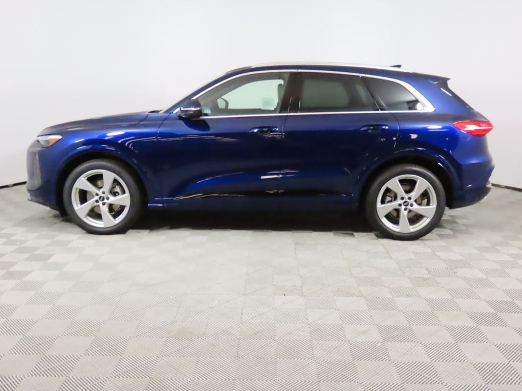 New 2025 Audi Q5 2.0T Premium SUV