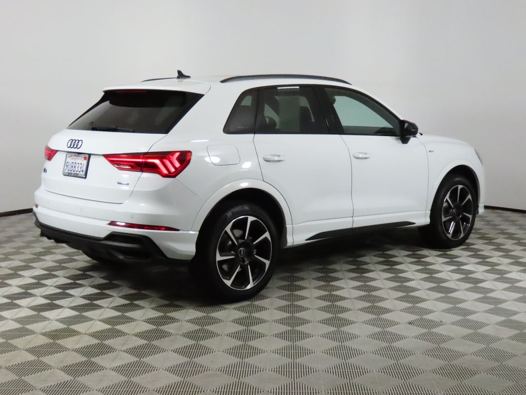 2025 Audi Q3 45 Premium Plus photo 4