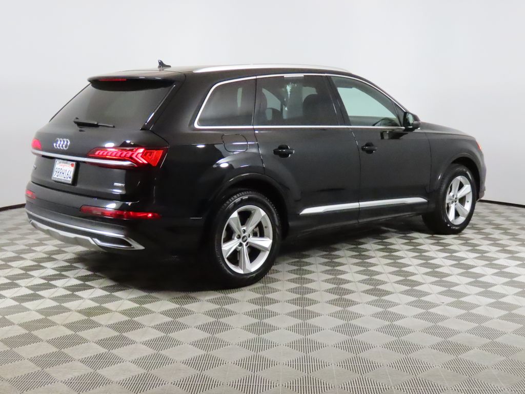 2022 Audi Q7 55 Premium photo 4
