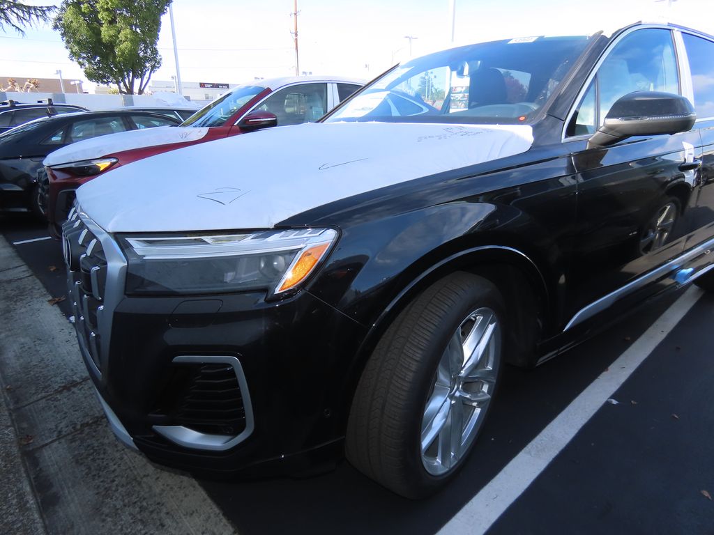 2025 Audi Q7 Premium Plus's photo