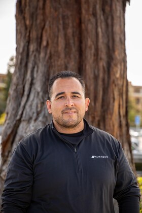 Staff member Ernesto Larios from ID_430a70
