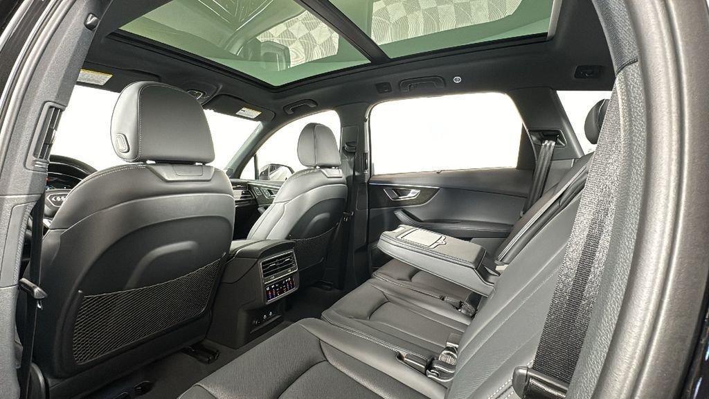 2025 Audi Q7 Prestige - Photo 36