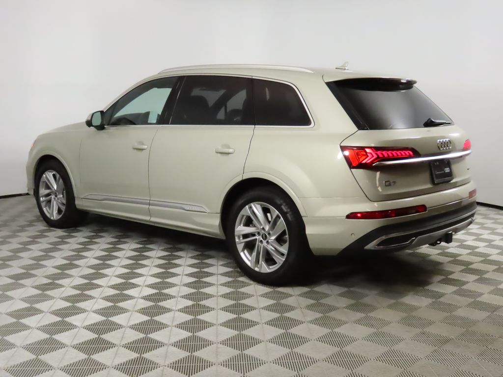 2022 Audi Q7 55 Prestige photo 3