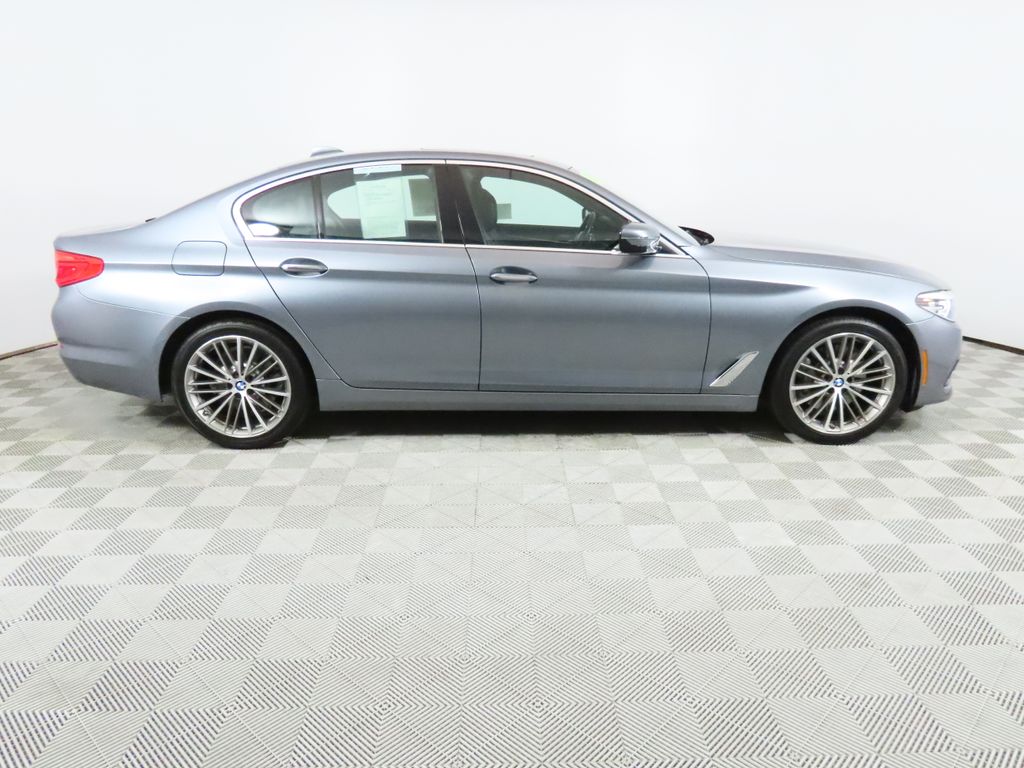 2018 BMW 5 Series 530i xDrive photo 5