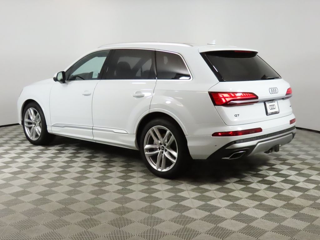 New 2025 Audi Q7 55 Premium SUV