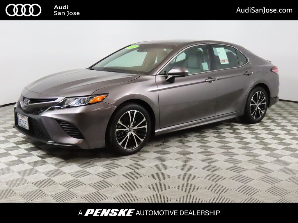 2018 Toyota Camry SE