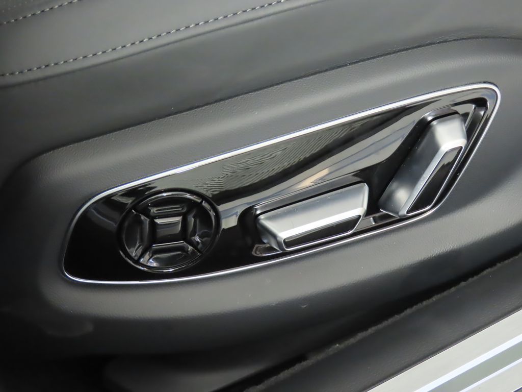 2025 Audi A8 Base - Photo 36