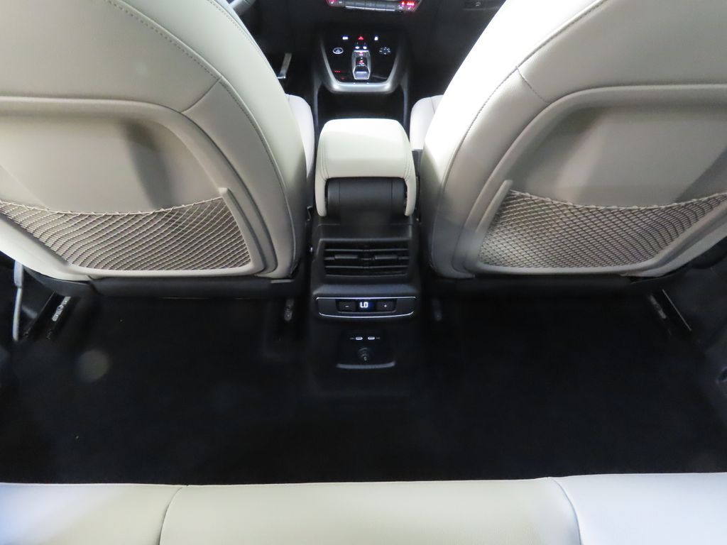 2026 Audi Q4 e-tron Premium - Photo 26