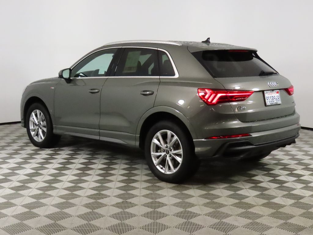 2025 Audi Q3 Premium Plus photo 2