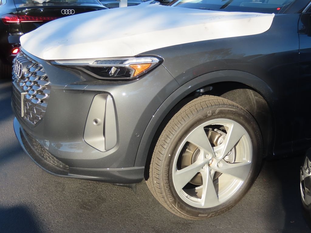 New 2025 Audi Q5 2.0T Premium SUV