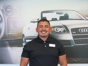 Staff member Juan Velazquez from ID_d263ffa28341