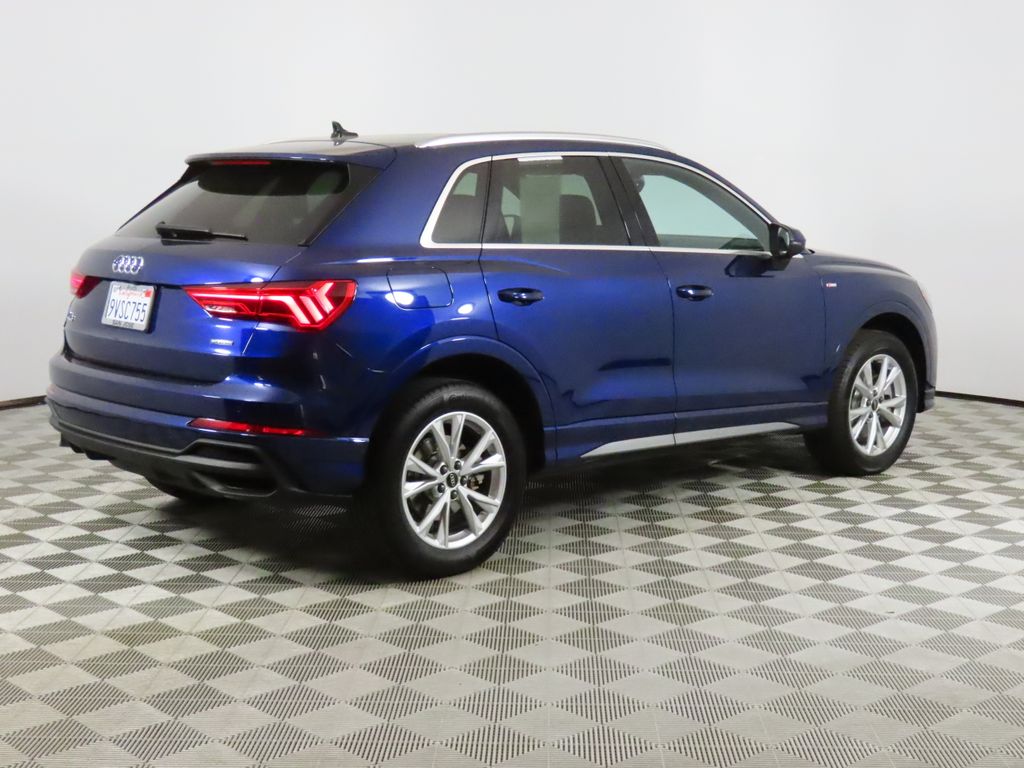 2025 Audi Q3 Premium photo 4