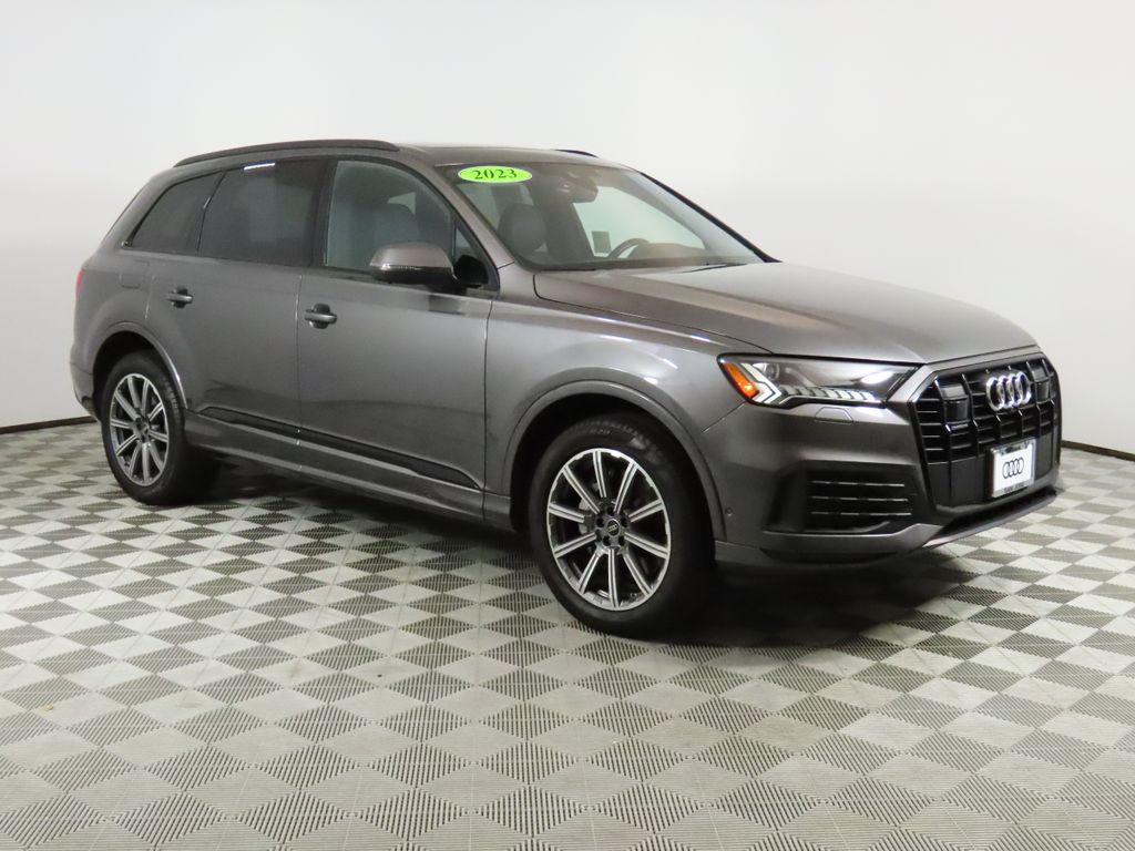 2023 Audi Q7 45 Premium Plus photo 6