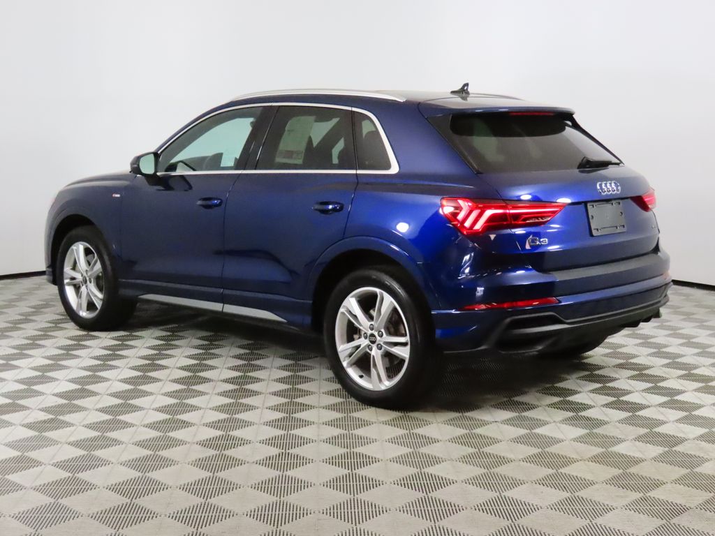 2024 Audi Q3 Premium Plus photo 2