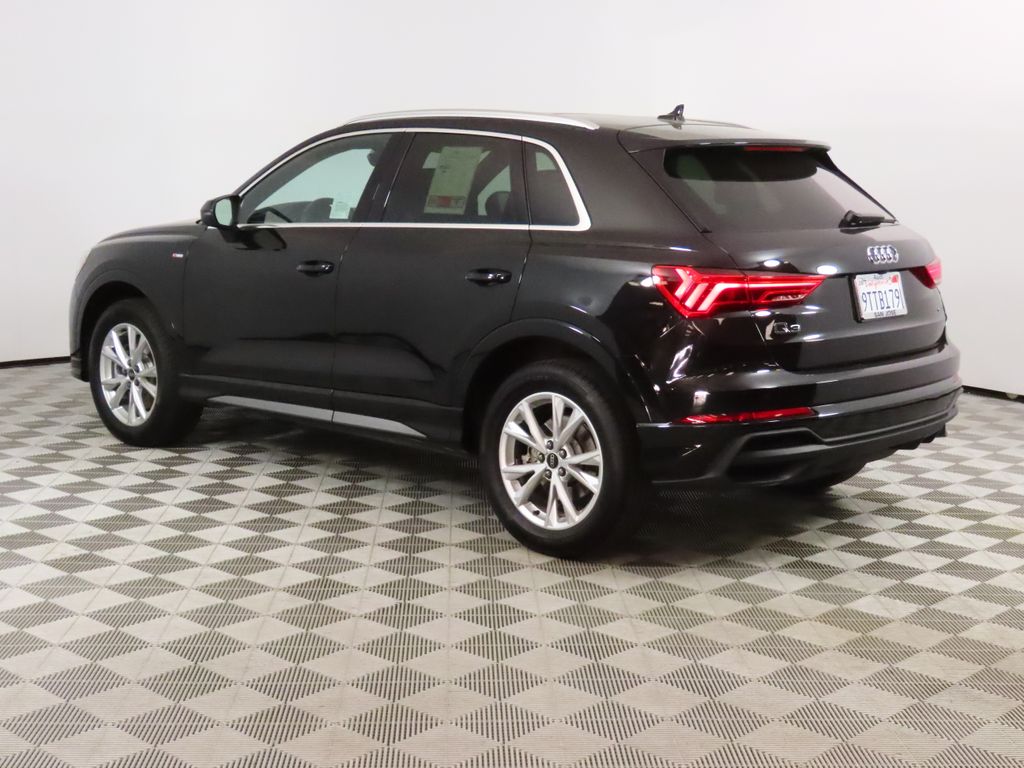 2025 Audi Q3 Premium Plus photo 2
