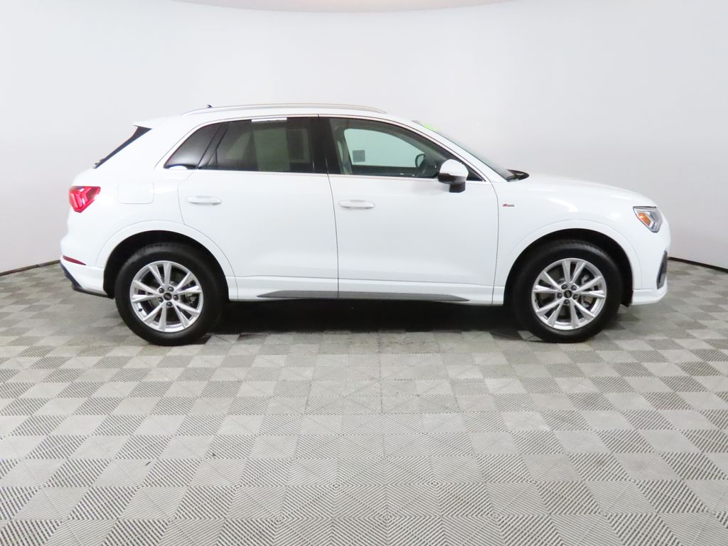 2023 Audi Q3 Premium Plus photo 5