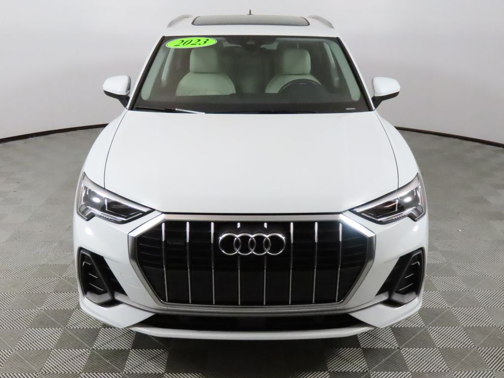 2023 Audi Q3 Premium Plus photo 3