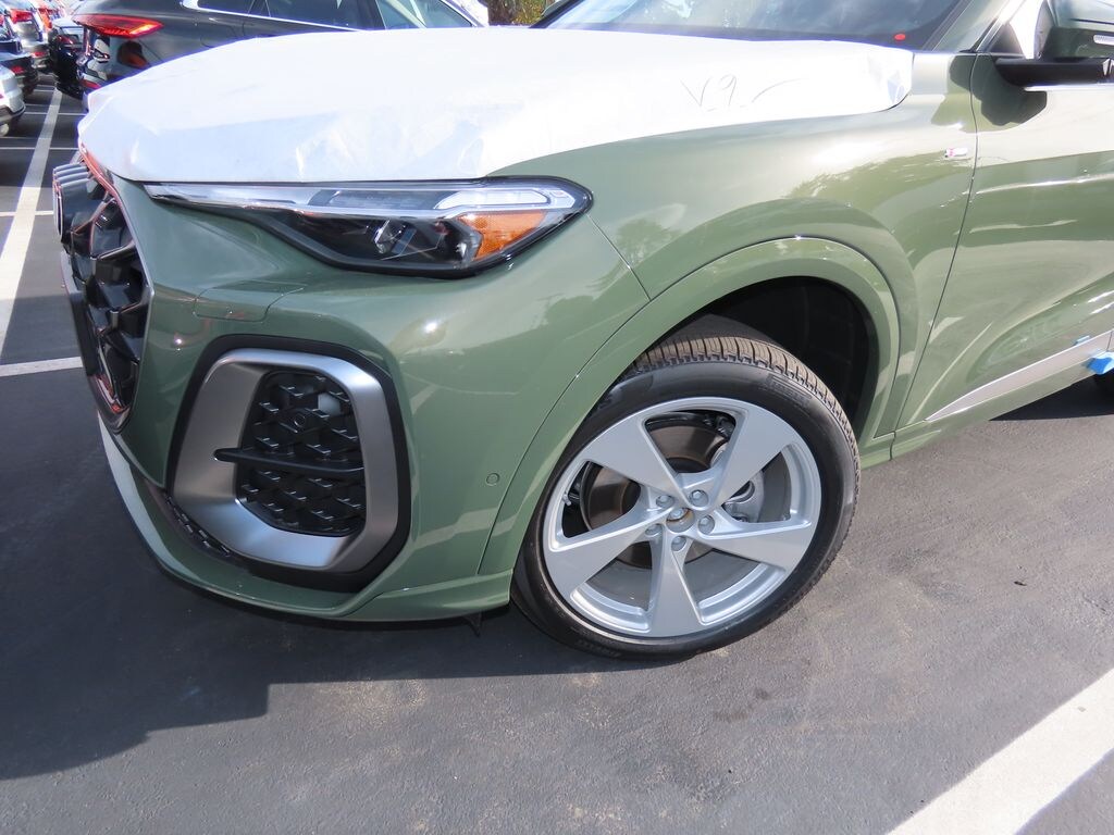 New 2025 Audi Q5 2.0T Premium SUV