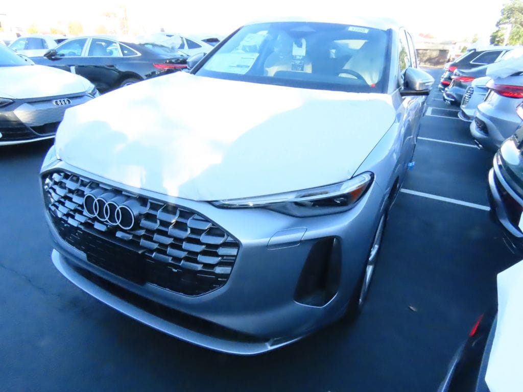 2025 Audi New Q5 Premium Plus's photo