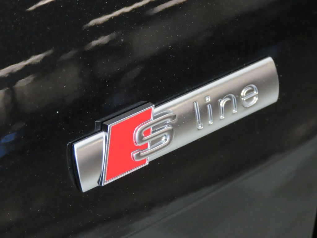 2026 Audi Q4 e-tron Premium - Photo 11