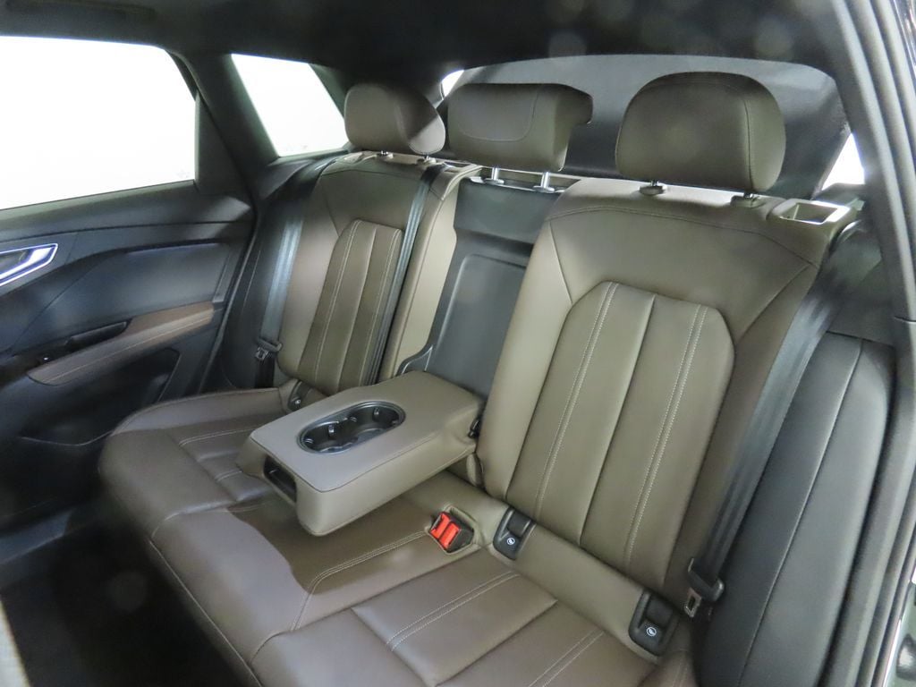 2026 Audi Q4 e-tron Premium - Photo 35