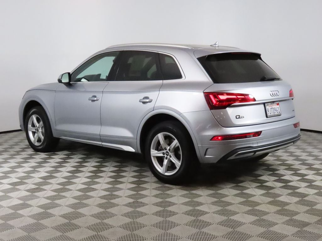 2022 Audi Q5 40 Premium photo 2
