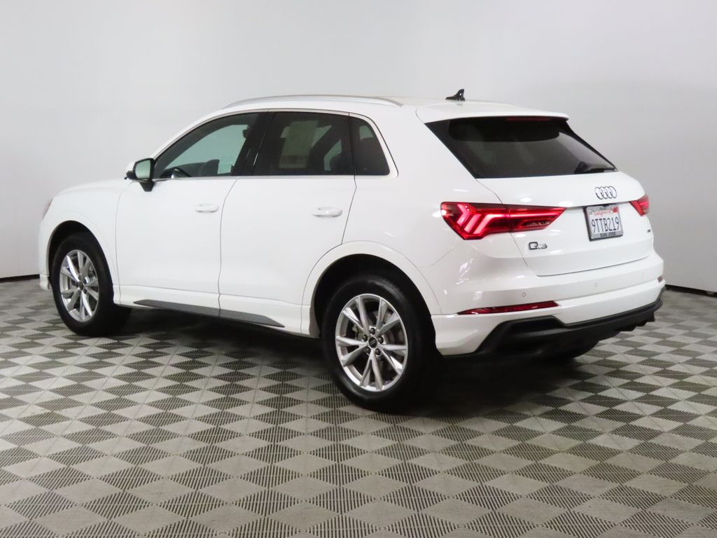 2025 Audi Q3 Premium Plus photo 2