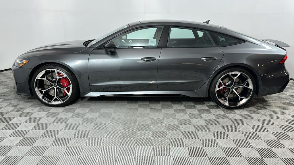 2025 Audi RS 7 Performance photo 2