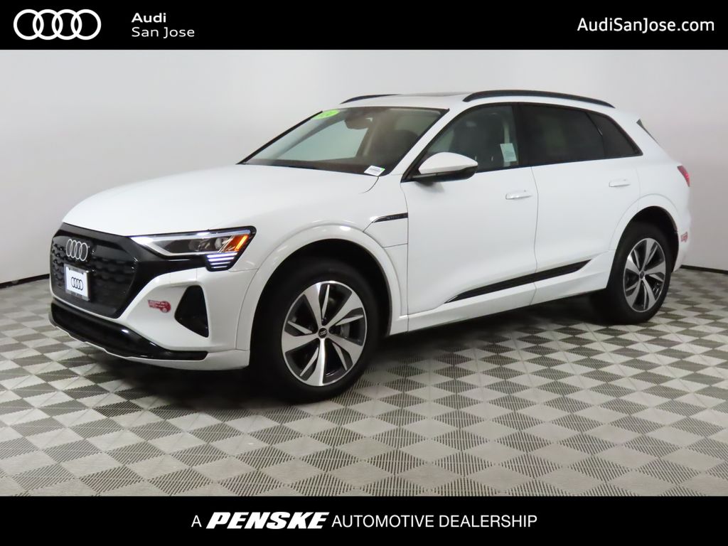 2024 Audi Q8 e-tron Premium's photo