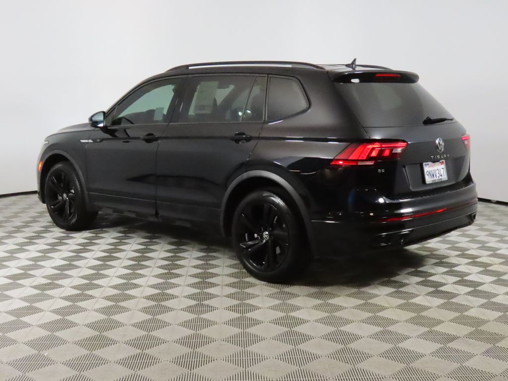 2024 Volkswagen Tiguan 2.0T SE R-Line Black photo 2