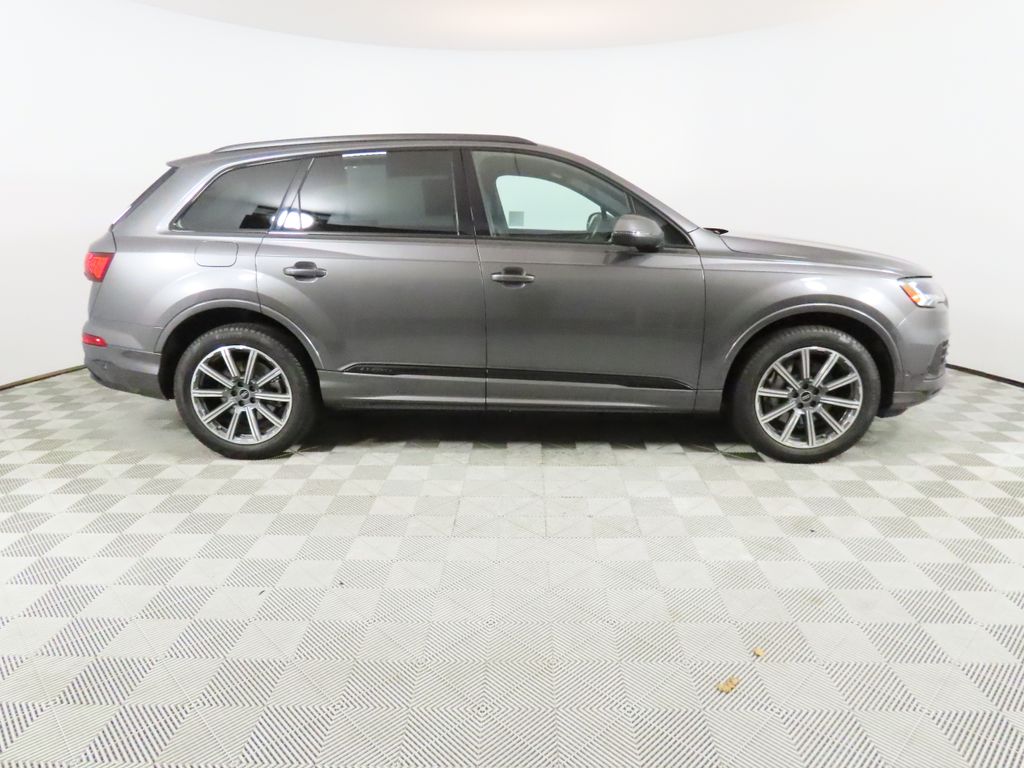2023 Audi Q7 45 Premium Plus photo 5