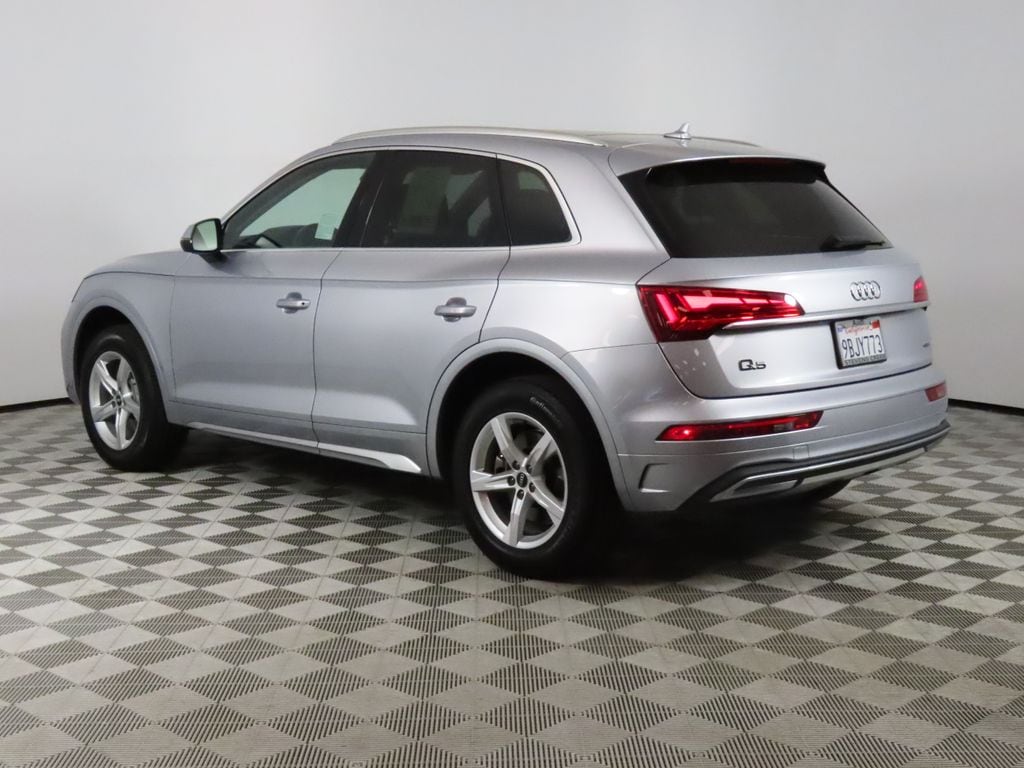 2022 Audi Q5 40 Premium photo 2