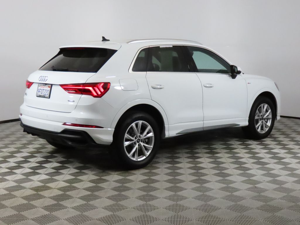 2023 Audi Q3 Premium Plus photo 4