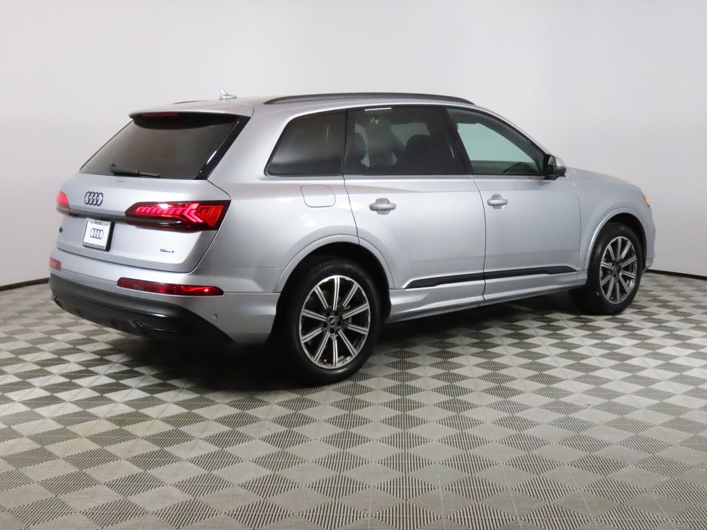 2022 Audi Q7 45 Premium Plus photo 4