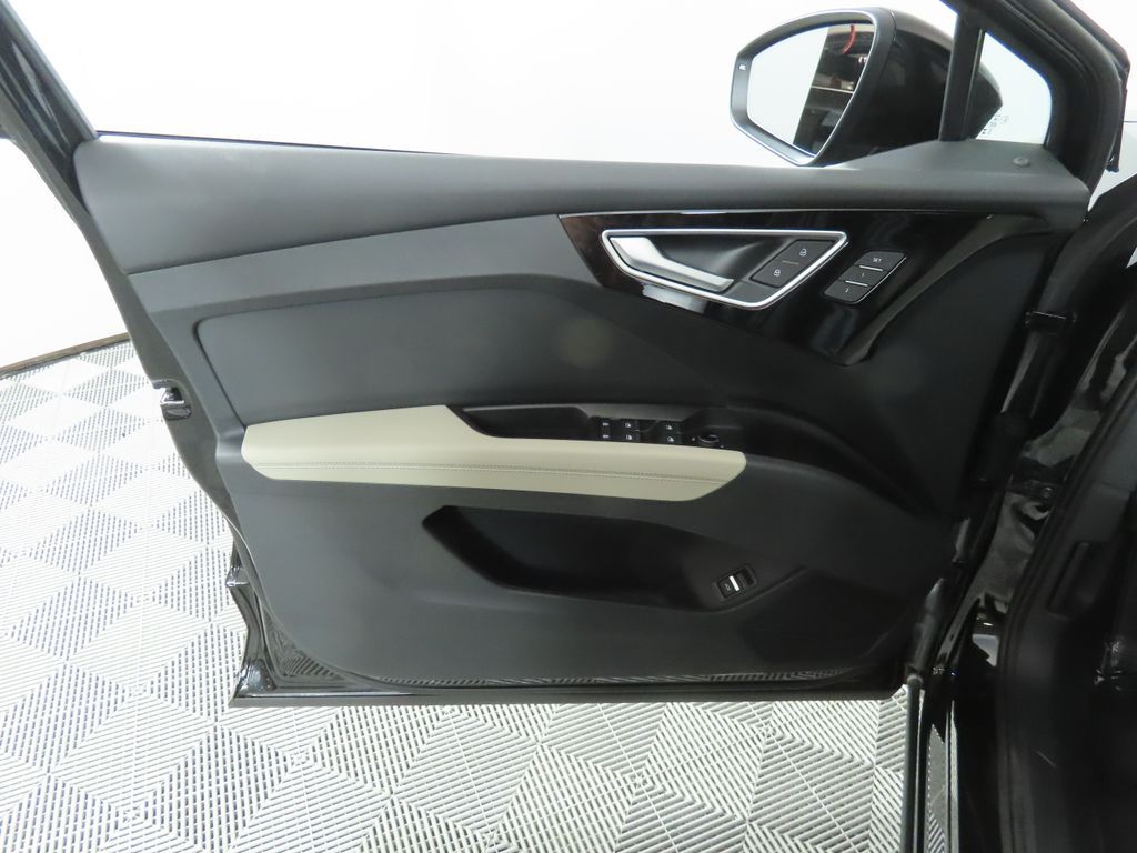 2026 Audi Q4 e-tron Premium - Photo 29