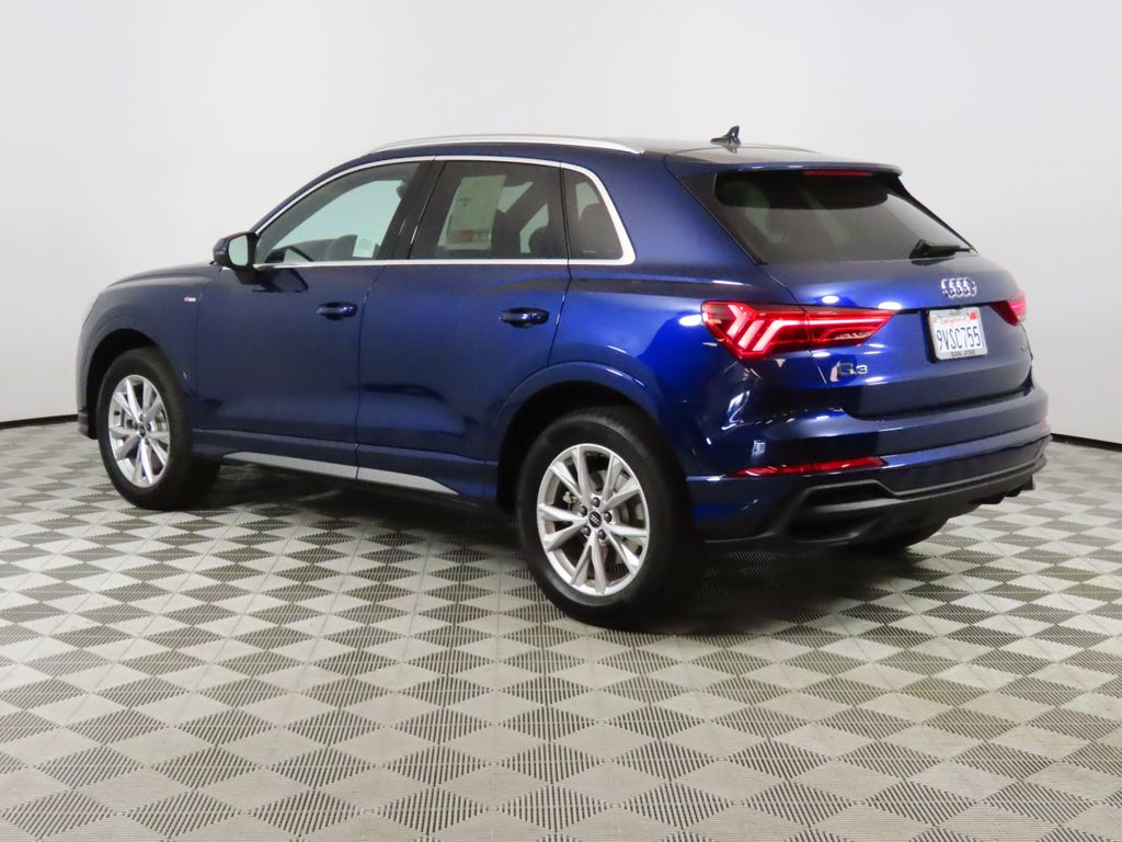 2025 Audi Q3 Premium photo 2