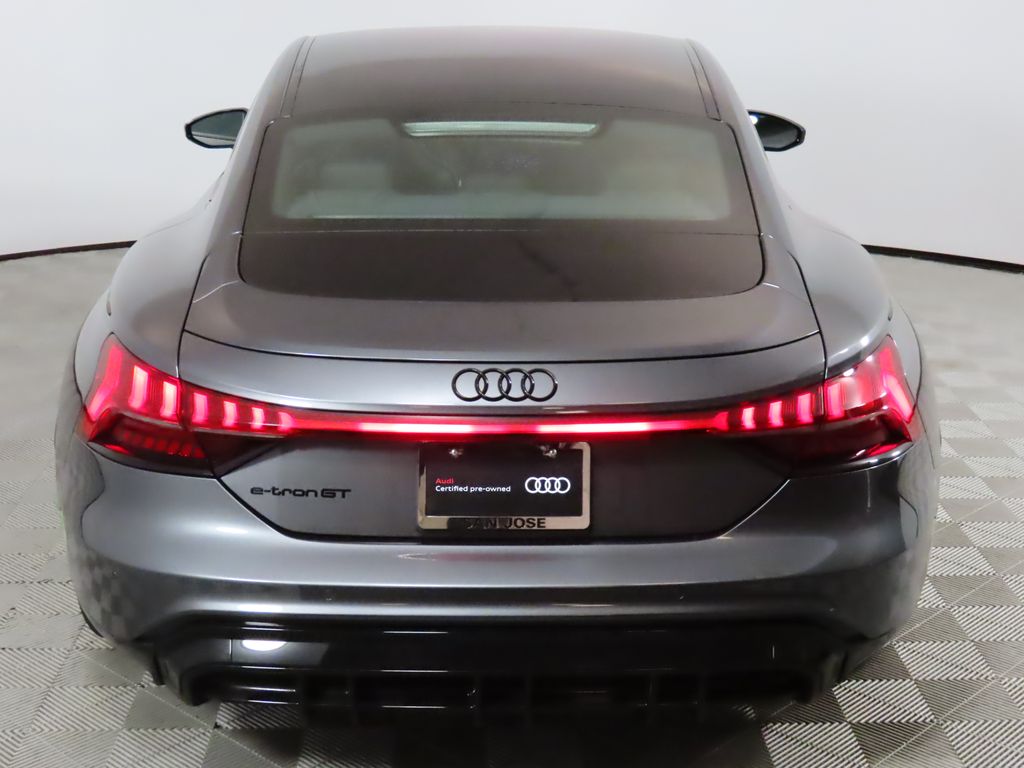 2022 Audi e-tron GT Premium Plus photo 4