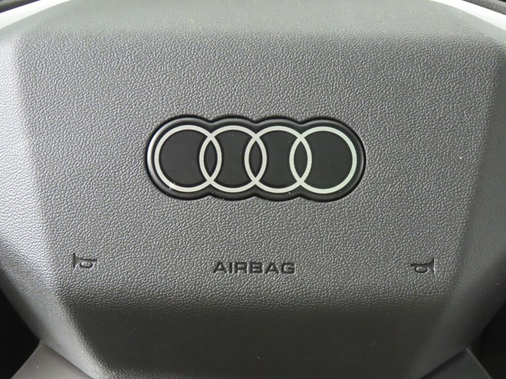 2026 Audi Q4 e-tron Premium - Photo 17