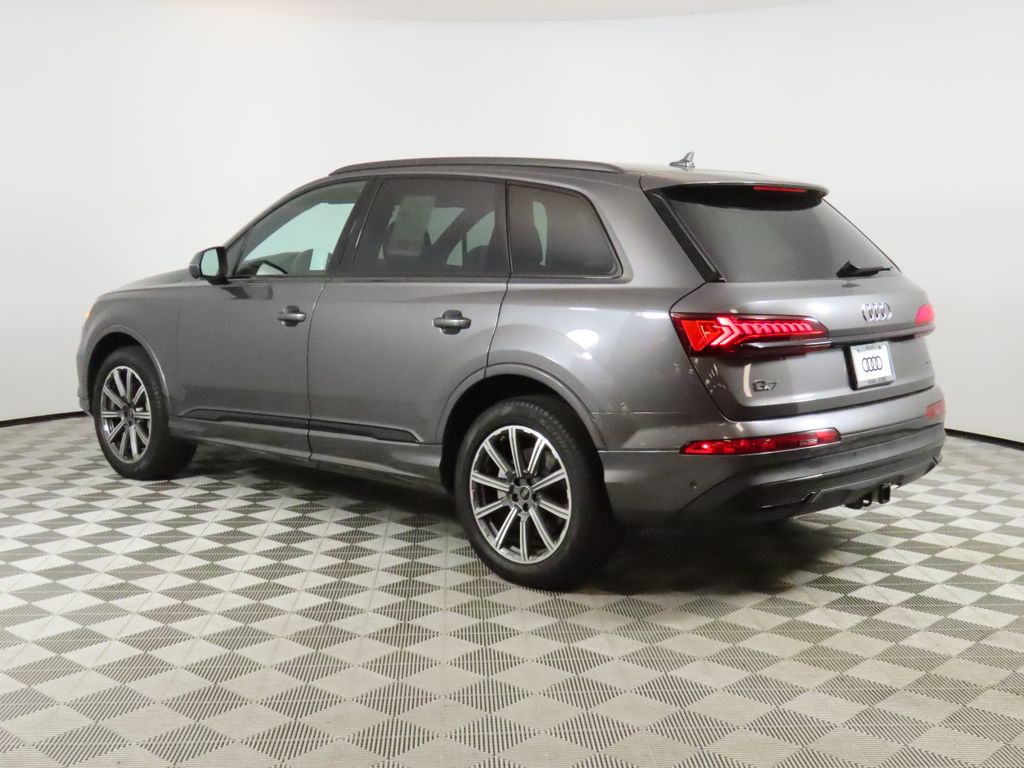 2023 Audi Q7 45 Premium Plus photo 2